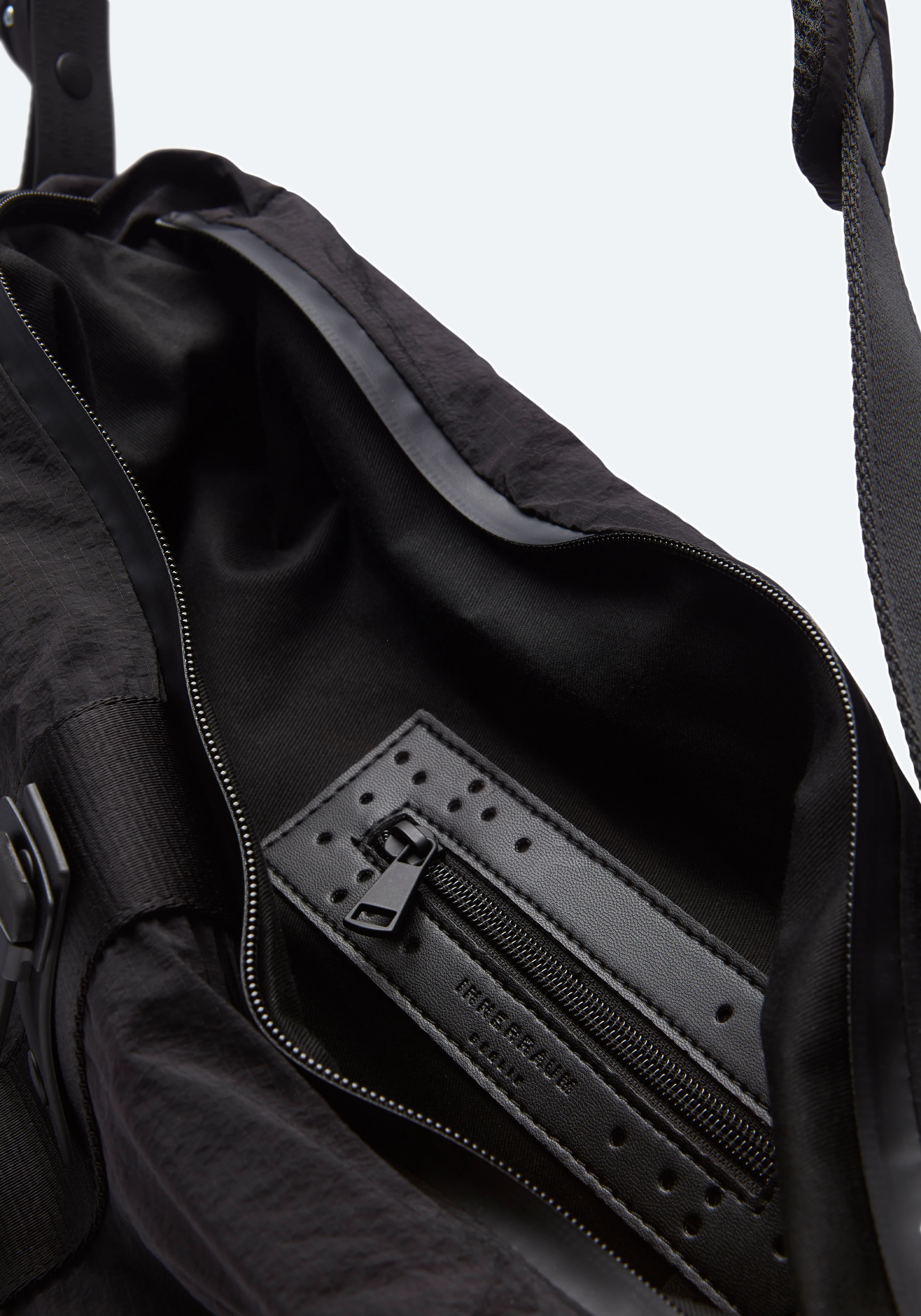 Object S07 Messanger Bag Black | sold out | IN0031.1